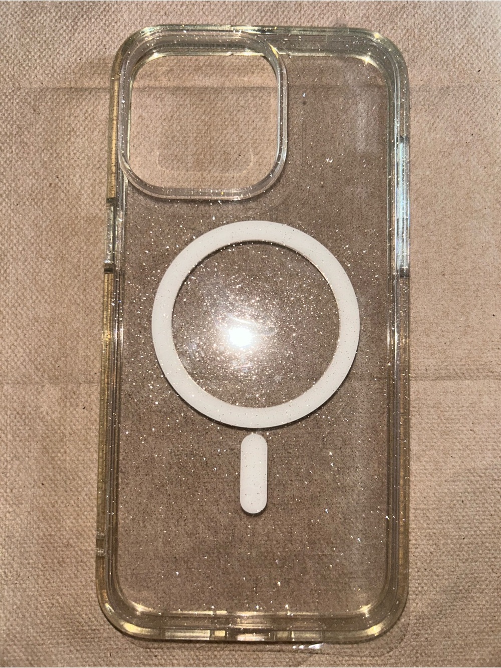iPhone 15 pro max
Clear Glitter MagSafe-Compatible Phone Case - White Ring